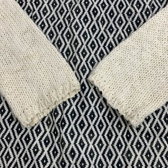 Gimmicks by Buckle Button down top sweater sleeves Size Medium Creme Black - Picture 7 of 13